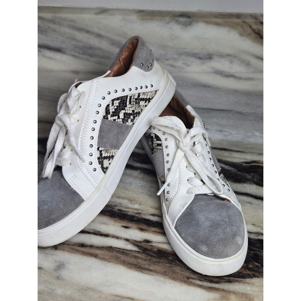 Steve Madden Annita Sneakers White Grey Snakeskin Studded Leather Womens 7.5M
